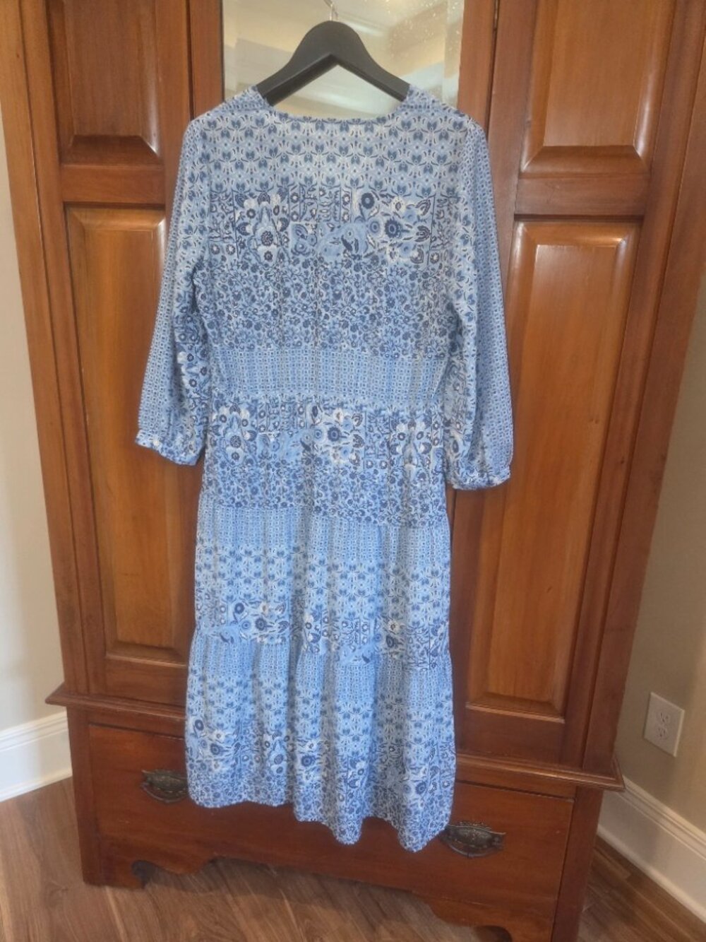 J McLaughlin Tiered Maxi Dress - Picture 4 of 9